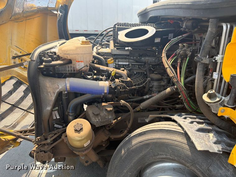 image for item FK4582 2024 Freightliner Cascadia 126 semi truck