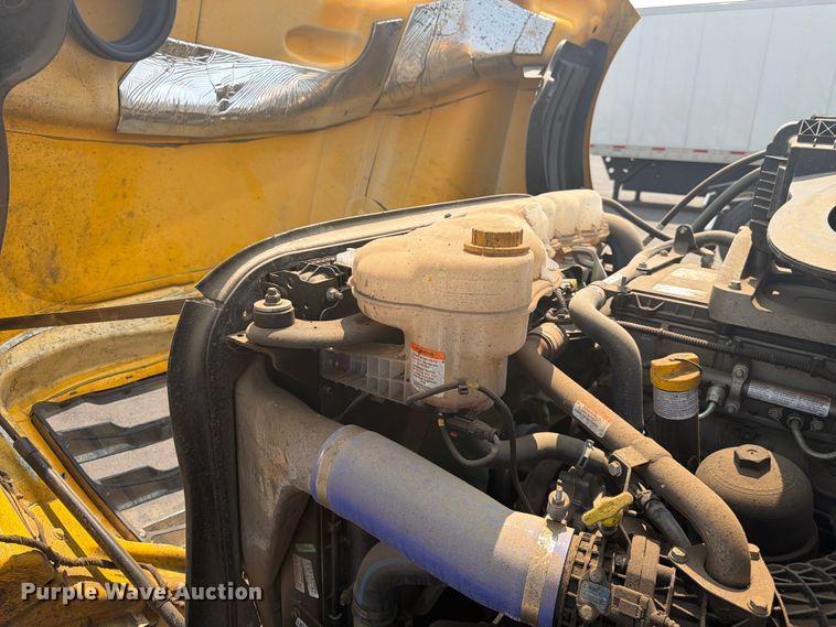 image for item FK4582 2024 Freightliner Cascadia 126 semi truck