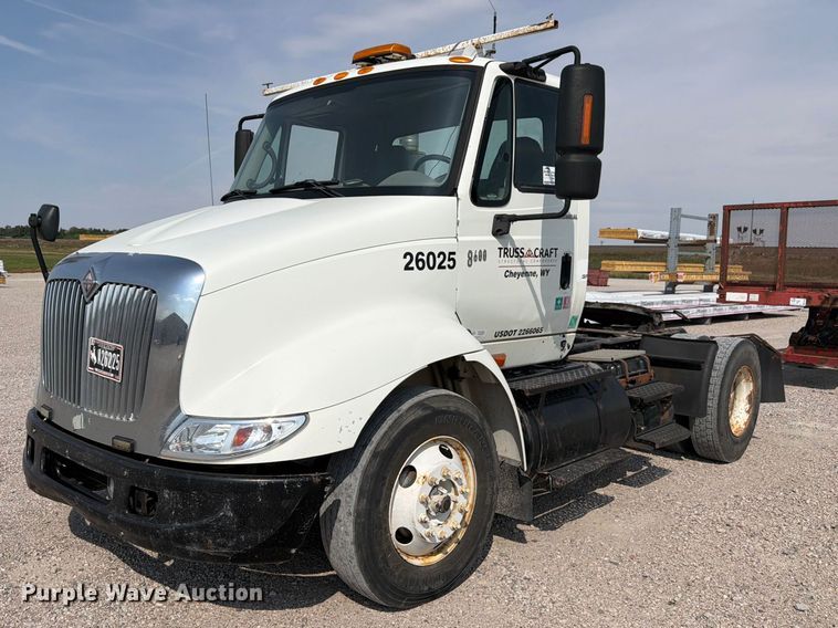 2007 International RA027 semi truck