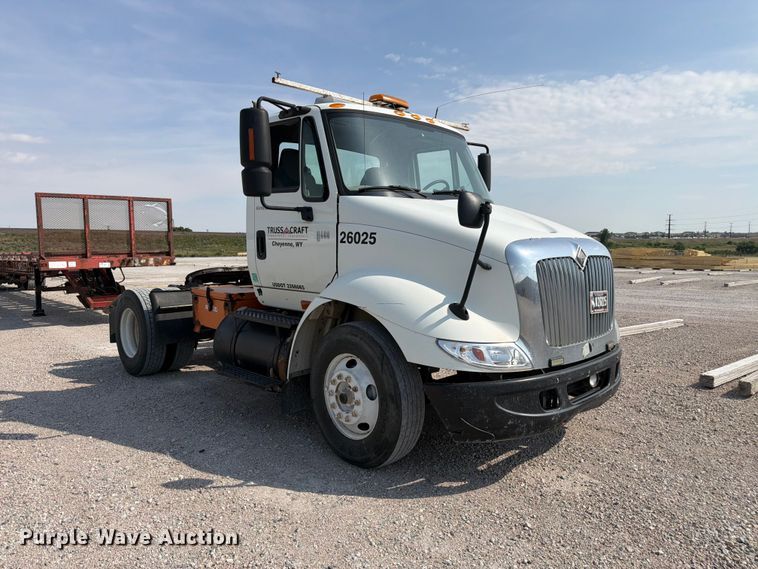 image for item FM7624 2007 International RA027 semi truck