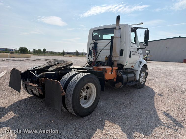 image for item FM7624 2007 International RA027 semi truck