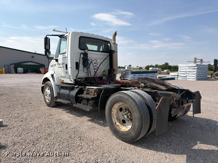 image for item FM7624 2007 International RA027 semi truck