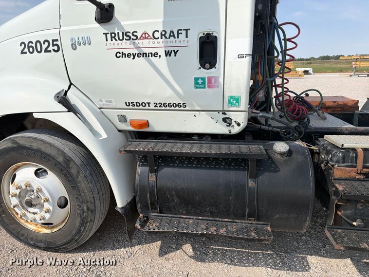 image for item FM7624 2007 International RA027 semi truck