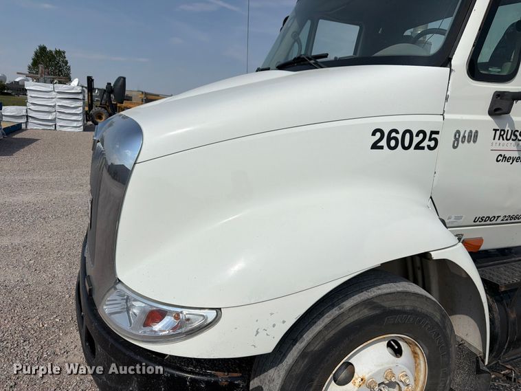 image for item FM7624 2007 International RA027 semi truck