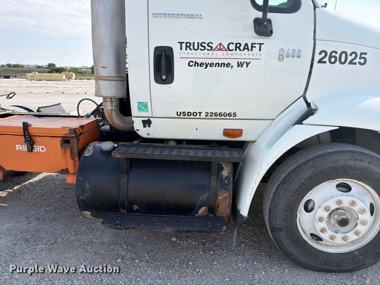 image for item FM7624 2007 International RA027 semi truck