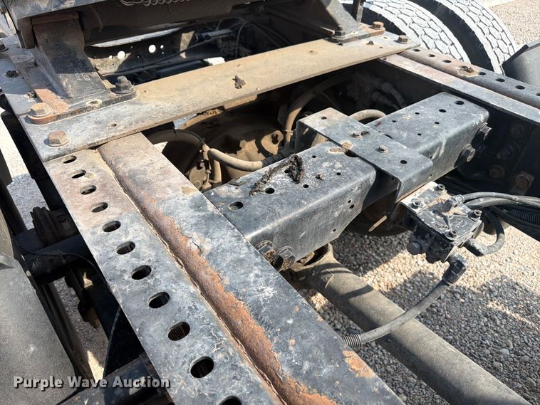 image for item FM7624 2007 International RA027 semi truck