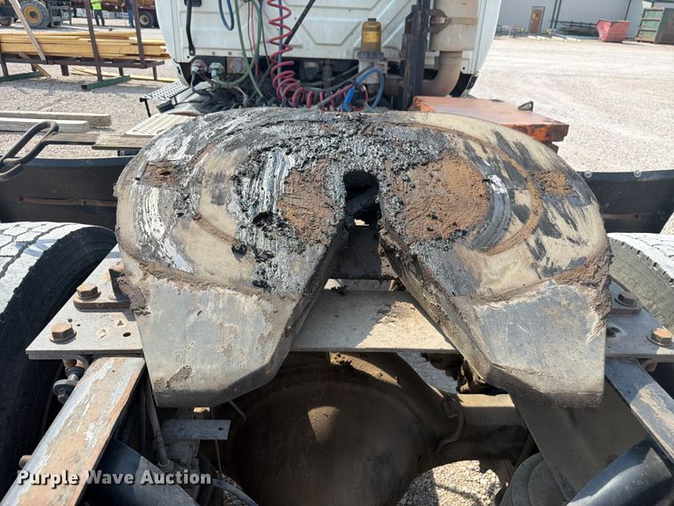image for item FM7624 2007 International RA027 semi truck
