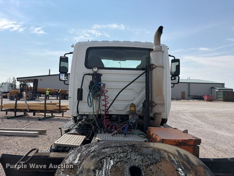 image for item FM7624 2007 International RA027 semi truck