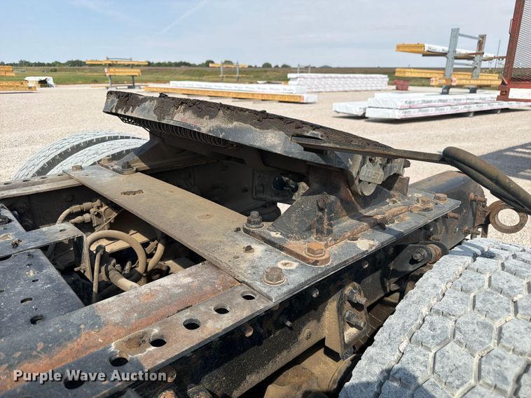 image for item FM7624 2007 International RA027 semi truck