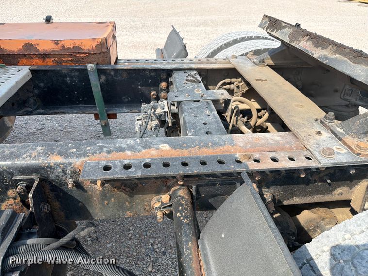 image for item FM7624 2007 International RA027 semi truck