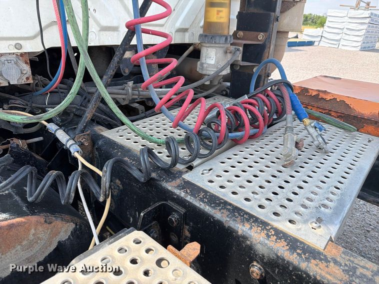 image for item FM7624 2007 International RA027 semi truck