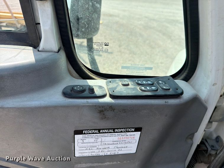 image for item FM7624 2007 International RA027 semi truck