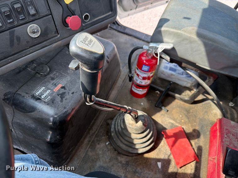 image for item FM7624 2007 International RA027 semi truck
