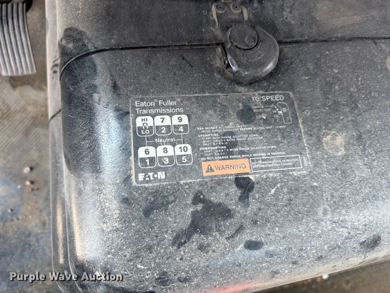 image for item FM7624 2007 International RA027 semi truck