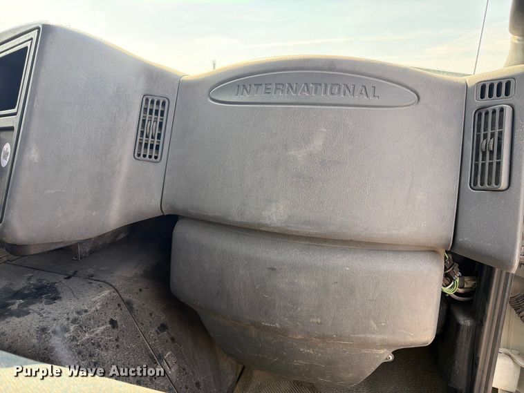 image for item FM7624 2007 International RA027 semi truck