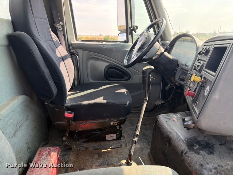 image for item FM7624 2007 International RA027 semi truck