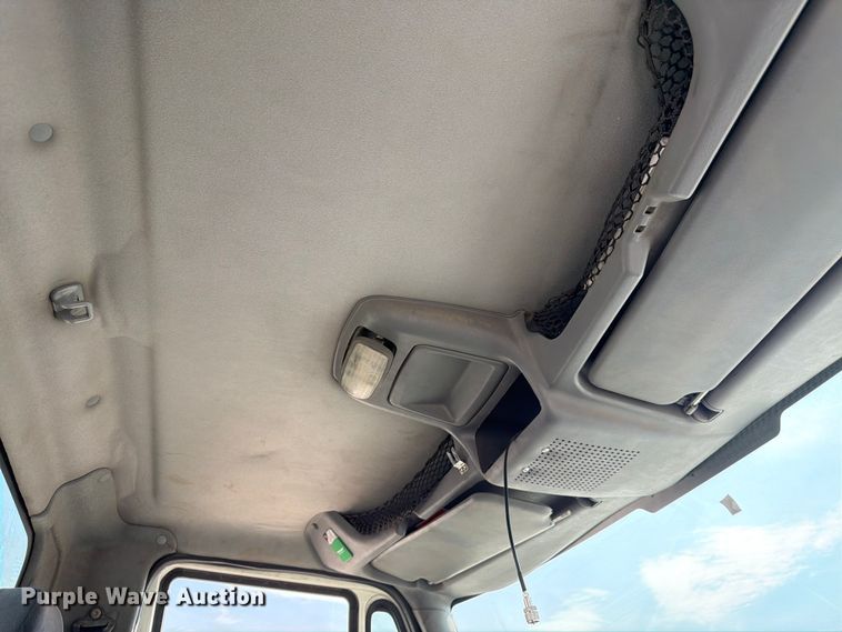 image for item FM7624 2007 International RA027 semi truck