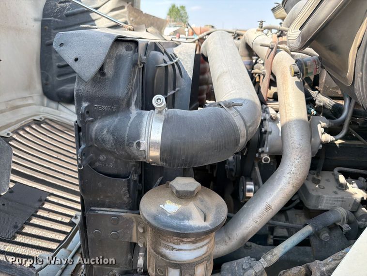 image for item FM7624 2007 International RA027 semi truck