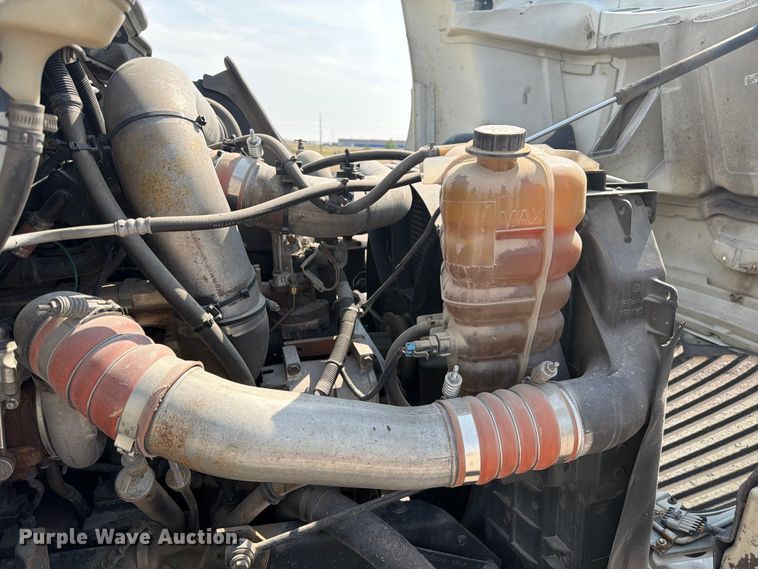 image for item FM7624 2007 International RA027 semi truck
