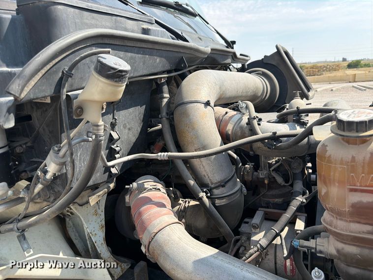 image for item FM7624 2007 International RA027 semi truck