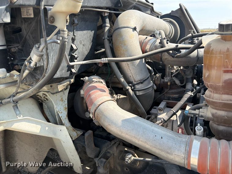 image for item FM7624 2007 International RA027 semi truck