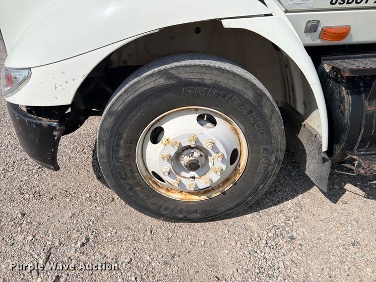 image for item FM7624 2007 International RA027 semi truck