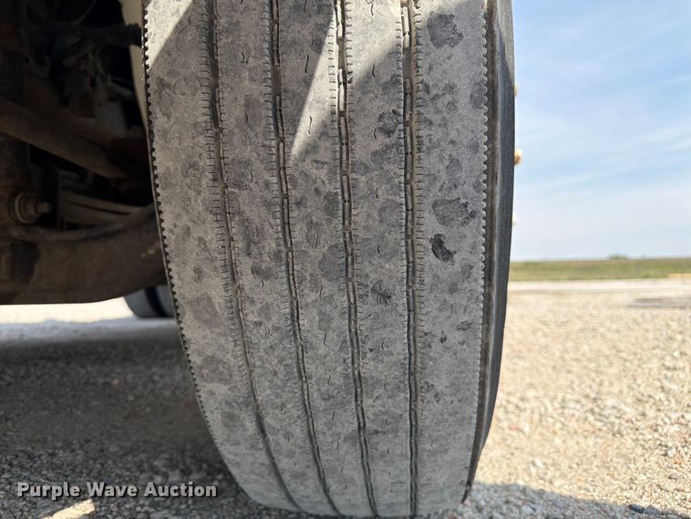 image for item FM7624 2007 International RA027 semi truck