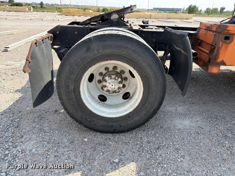 image for item FM7624 2007 International RA027 semi truck