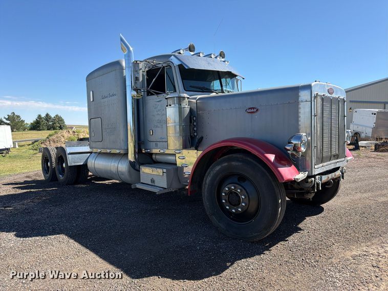 image for item FM7625 1990 Peterbilt 379 semi truck