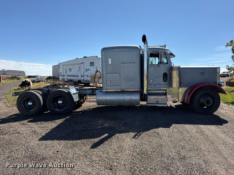 image for item FM7625 1990 Peterbilt 379 semi truck