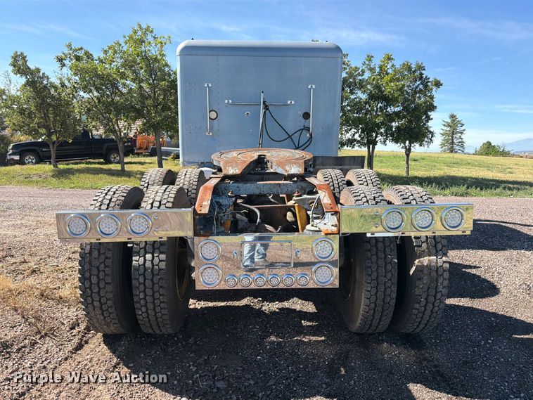 image for item FM7625 1990 Peterbilt 379 semi truck