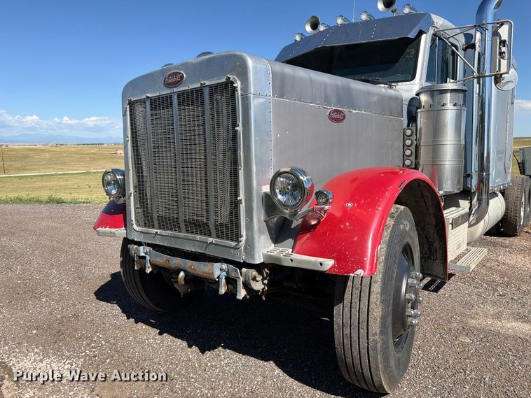 image for item FM7625 1990 Peterbilt 379 semi truck