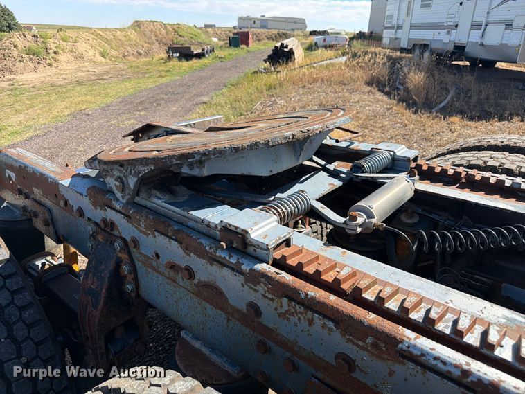 image for item FM7625 1990 Peterbilt 379 semi truck