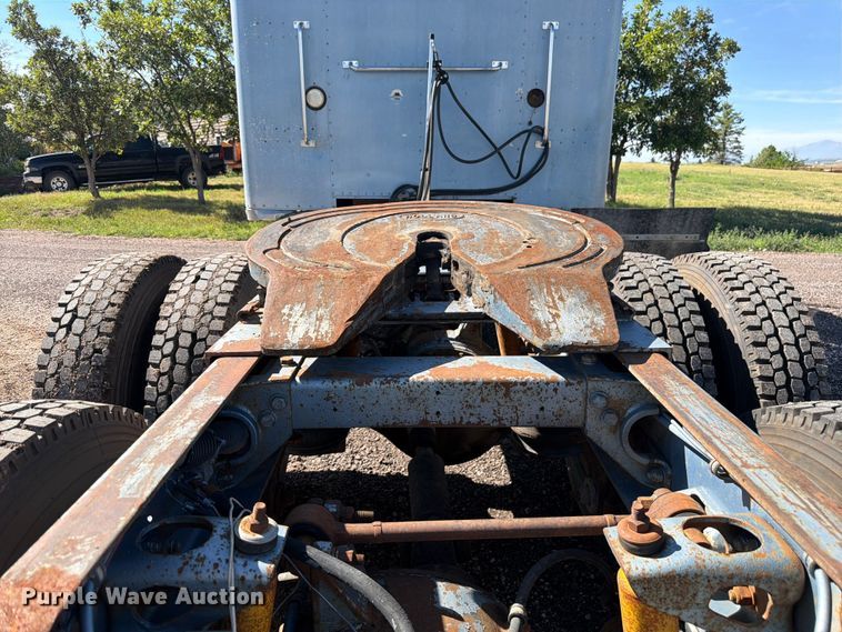 image for item FM7625 1990 Peterbilt 379 semi truck