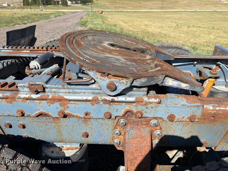 image for item FM7625 1990 Peterbilt 379 semi truck