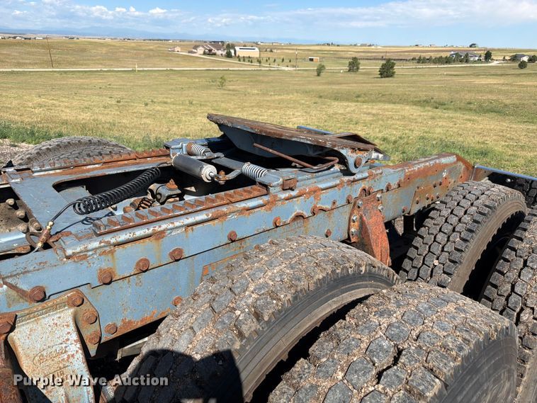 image for item FM7625 1990 Peterbilt 379 semi truck