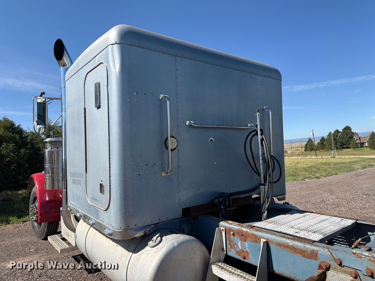 image for item FM7625 1990 Peterbilt 379 semi truck