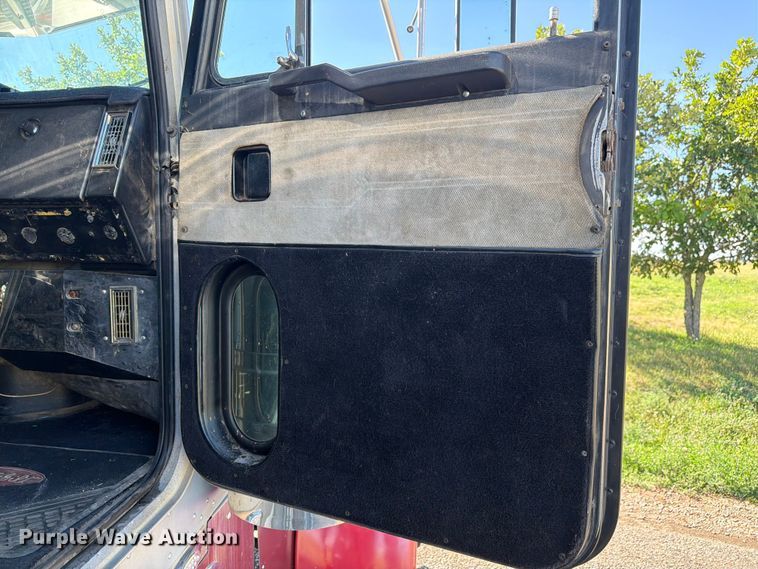 image for item FM7625 1990 Peterbilt 379 semi truck