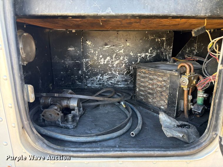 image for item FM7625 1990 Peterbilt 379 semi truck