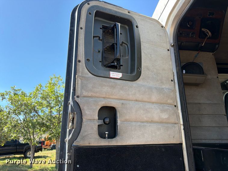 image for item FM7625 1990 Peterbilt 379 semi truck