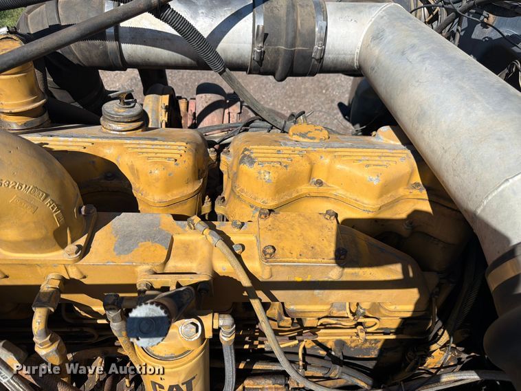 image for item FM7625 1990 Peterbilt 379 semi truck