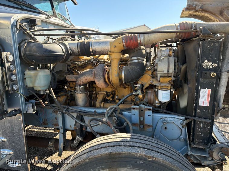 image for item FM7625 1990 Peterbilt 379 semi truck