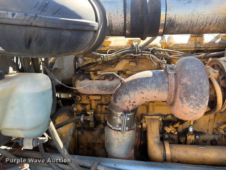 image for item FM7625 1990 Peterbilt 379 semi truck
