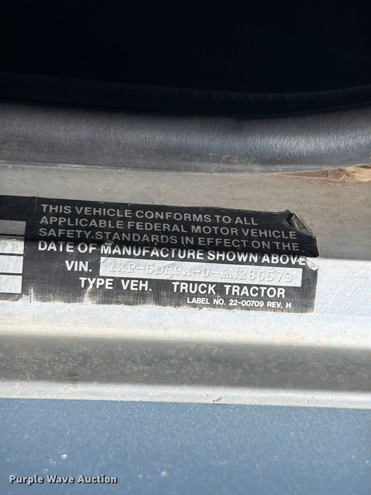image for item FM7625 1990 Peterbilt 379 semi truck