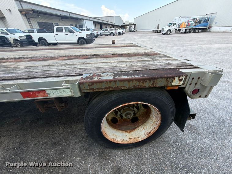 image for item FN2044 2005 Great Dane GPDLWSAR drop deck trailer