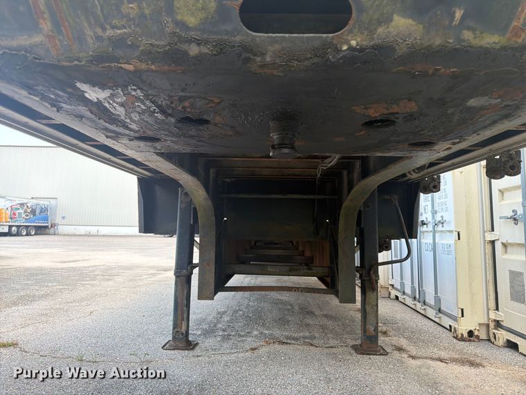 image for item FN2044 2005 Great Dane GPDLWSAR drop deck trailer