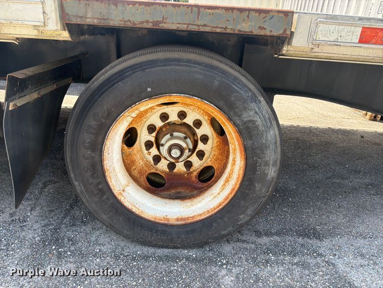 image for item FN2044 2005 Great Dane GPDLWSAR drop deck trailer
