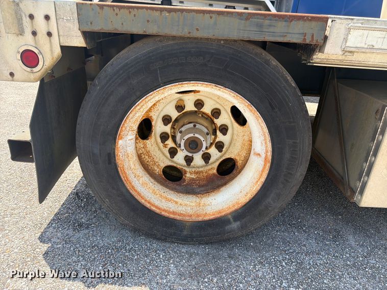 image for item FN2044 2005 Great Dane GPDLWSAR drop deck trailer
