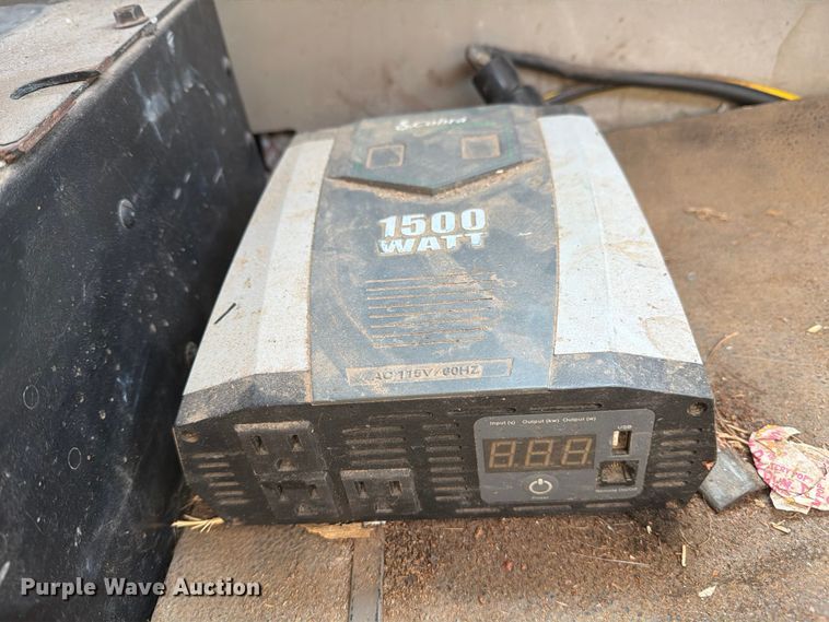 image for item FN2556 2005 International 9200i semi truck