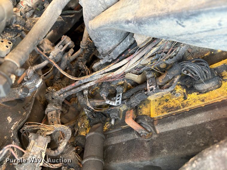 image for item FN2556 2005 International 9200i semi truck